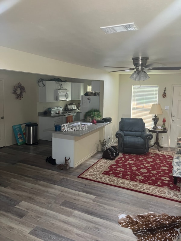 Building Photo - 5011 Lawndale Ave