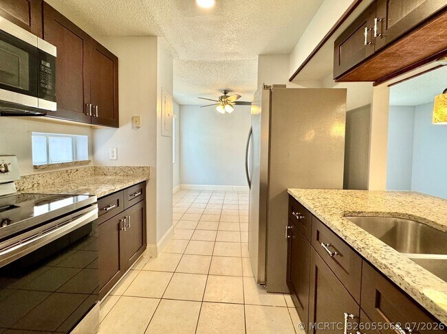 Building Photo - 334 SW 86th Ave