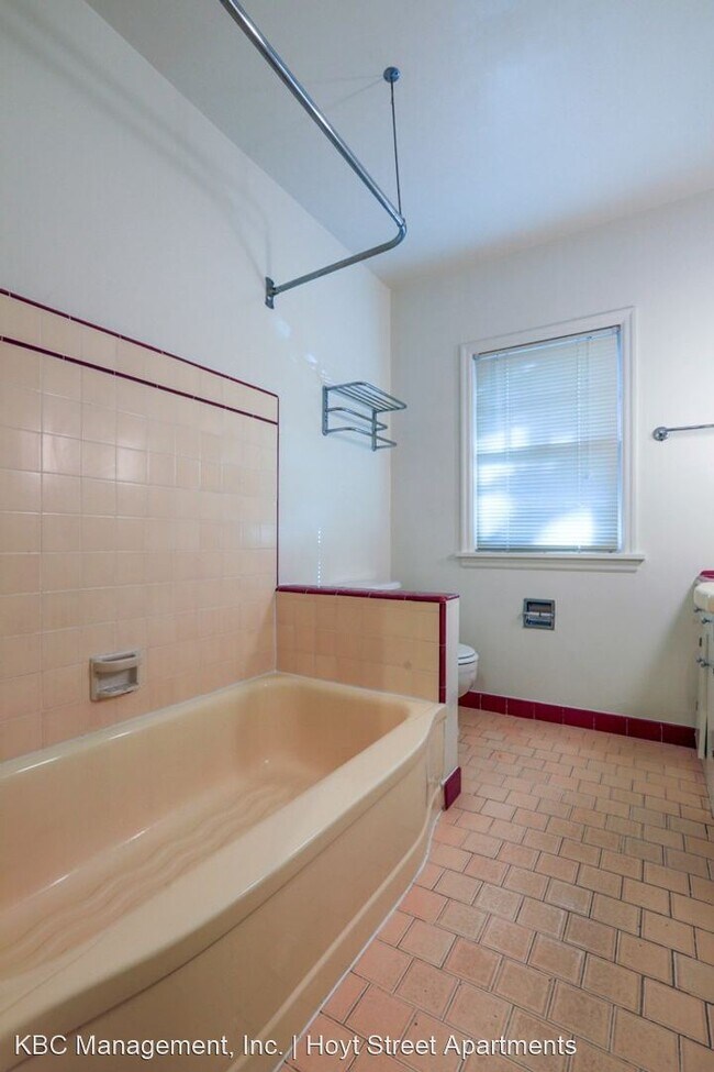 Building Photo - 4405-4527-4527 NE Hoyt St
