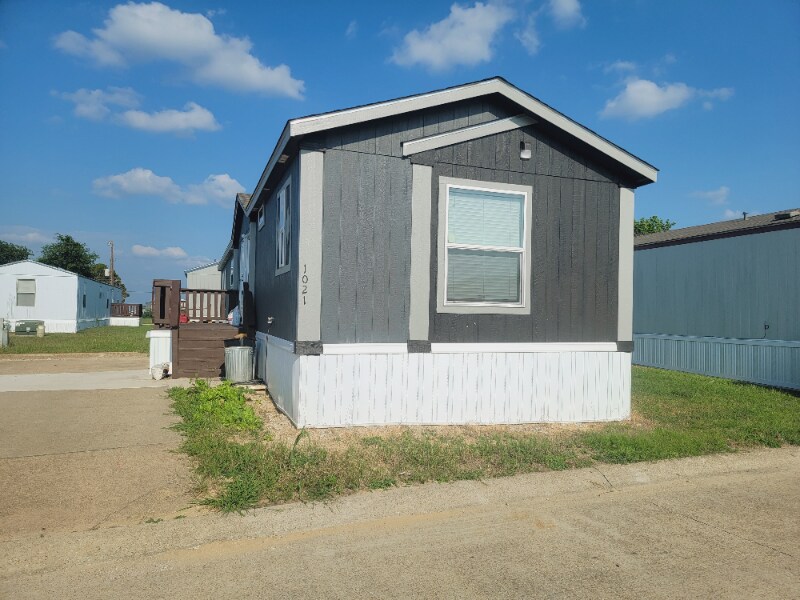Foto principal - 1019 Gold Finch Dr