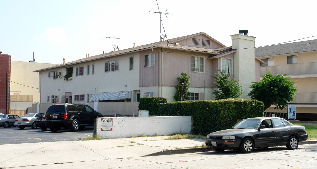 Primary Photo - 14333 Dickens St