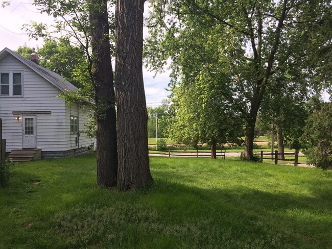 Foto del edificio - 208 Lindale Ave