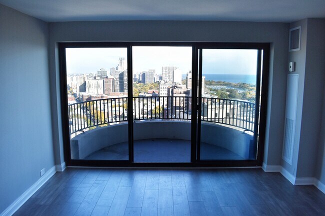 Building Photo - 2020 N Lincoln Park W