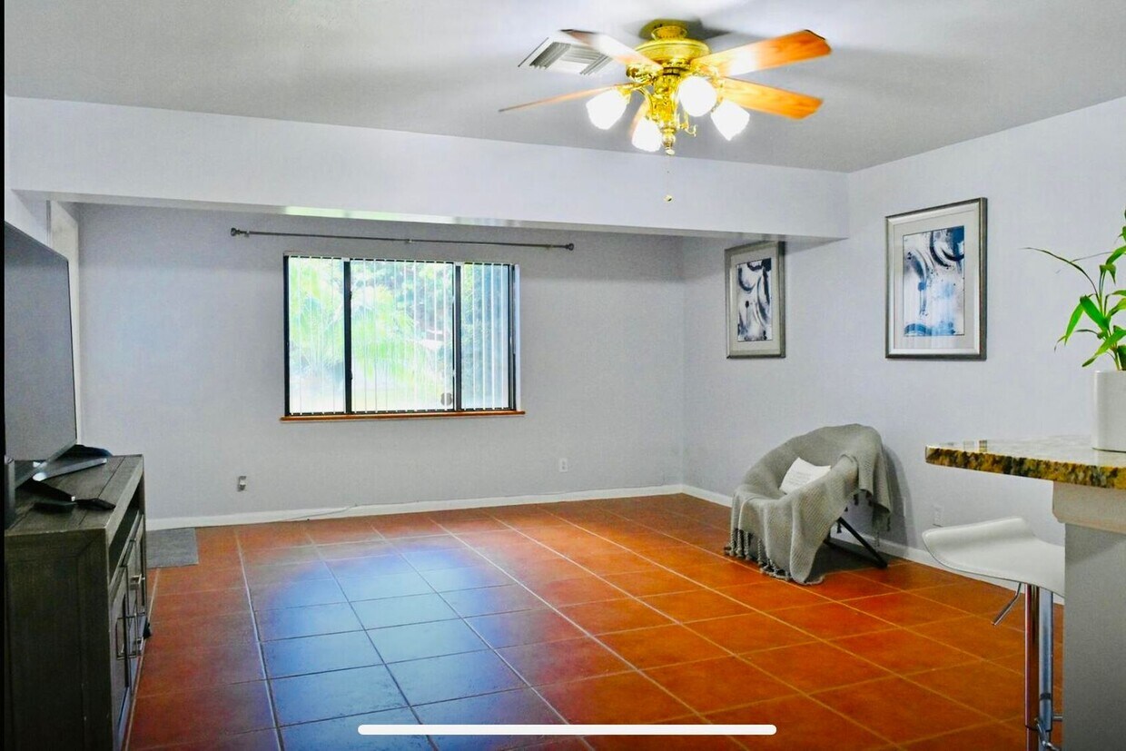 Primary Photo - 4292 Colt Ln