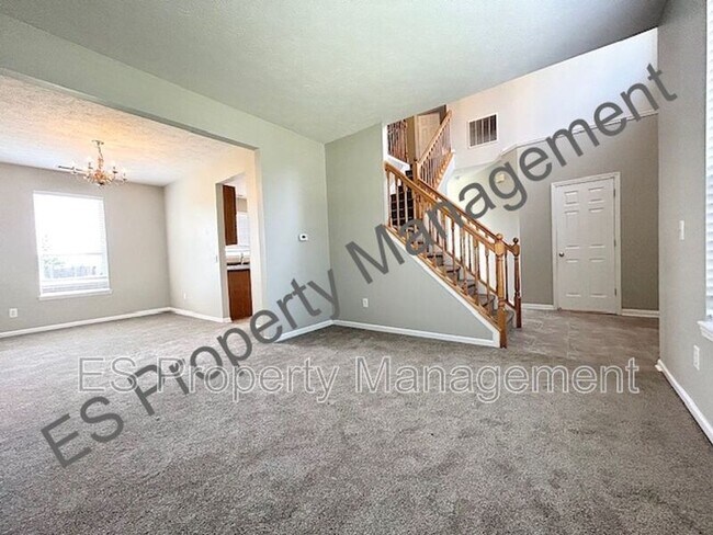 Foto del edificio - 6647 Crestwell Ln