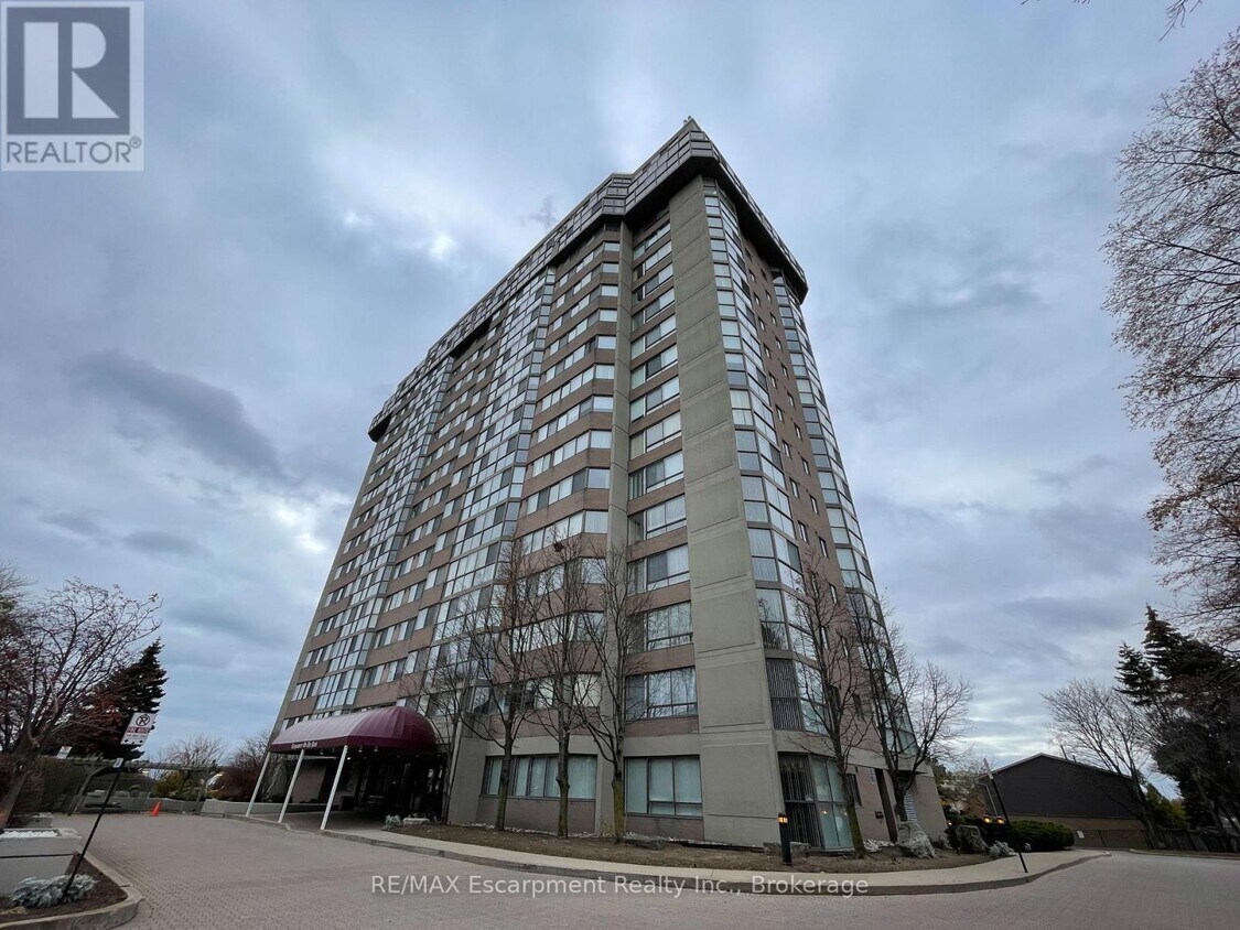 Photo principale - 880-880 Dundas St W