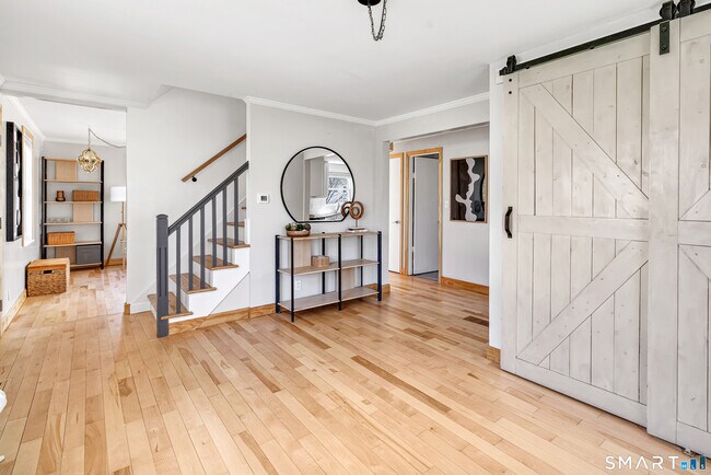 Foto del edificio - 855 Riverside Dr