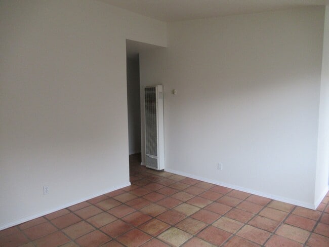 Building Photo - 358 Boeker Ave