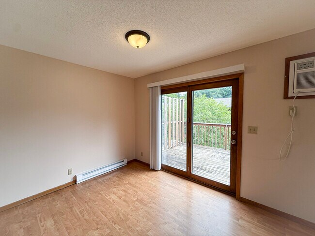 Building Photo - 622 Saxonwood Rd
