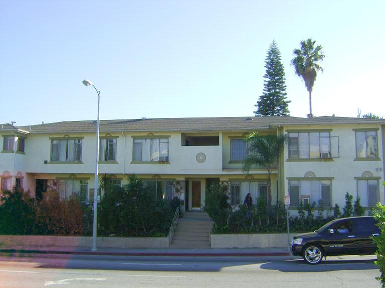 Foto principal - 4800 Beverly Blvd