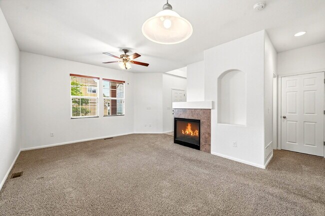 Foto del edificio - $2,340.95- 3 Bed, 2.5 Bath Home in Co. Springs with Central AC and 2 Car Garage!