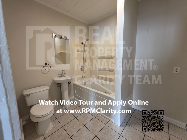 Building Photo - 3 Bed / 1 Bath Ranch Home by Firelands Regional Medical Center