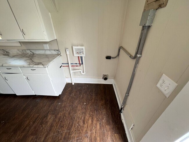 Foto del edificio - Newly renovated 2 bed 1 bath in Aurora, Missouri!