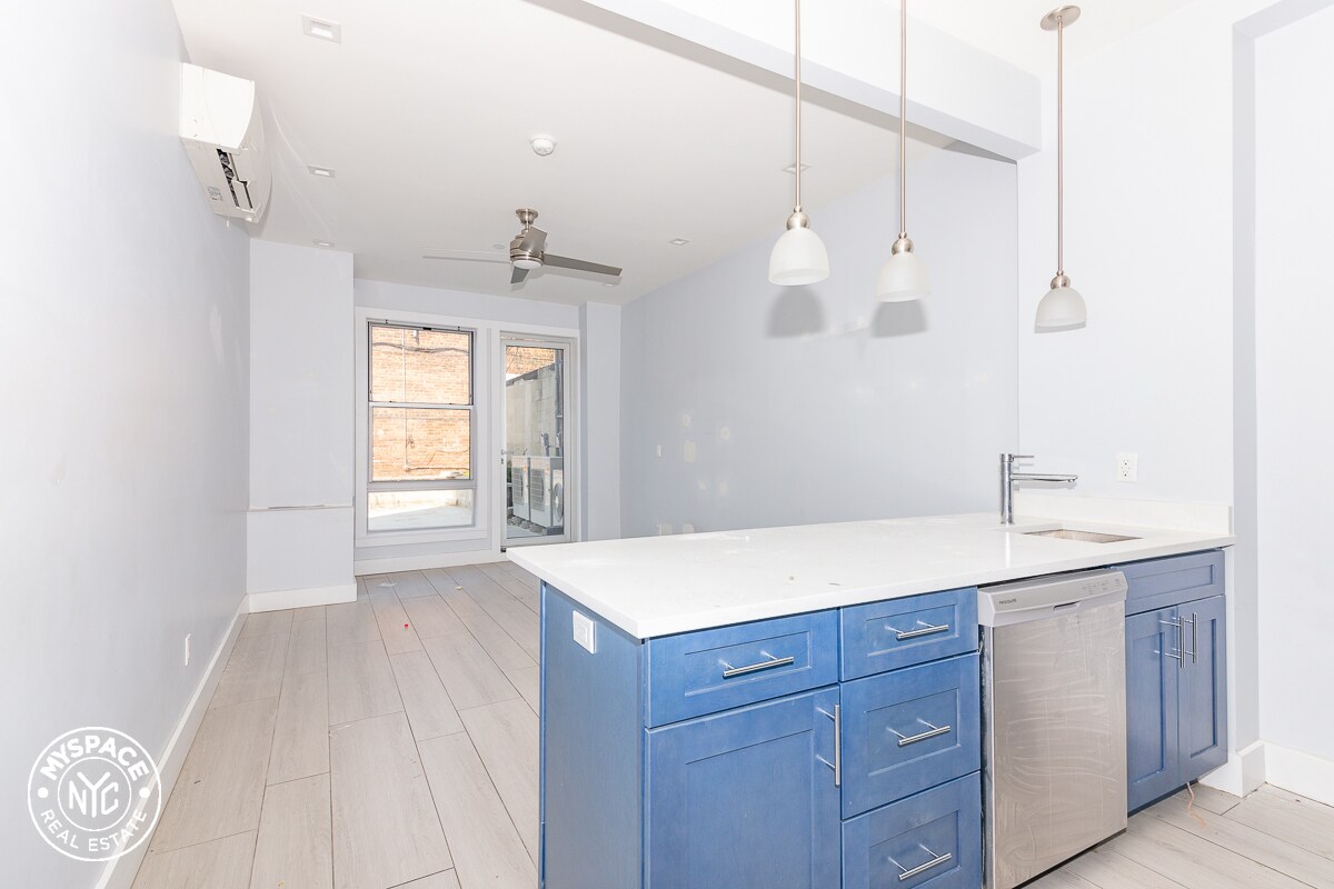 Foto principal - 671 Liberty Ave