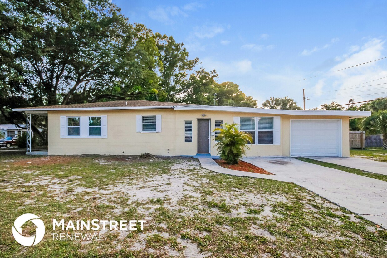 Foto principal - 295 52nd St S