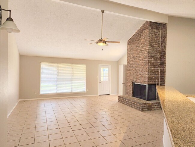 Foto del edificio - 13511 Piney Oaks Dr