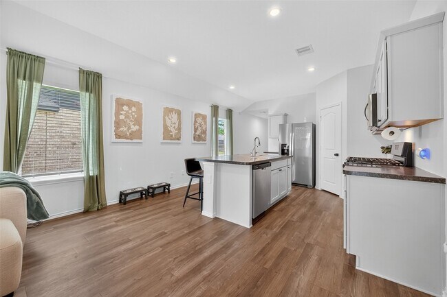 Building Photo - 24422 Oriole Summit Dr