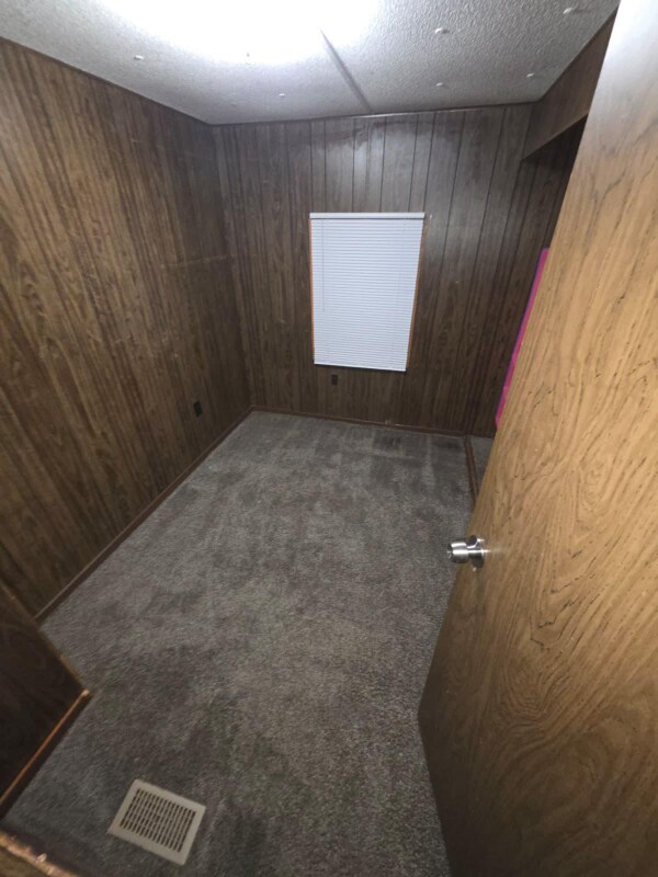 Foto del edificio - 4736 Ellsworth Ln