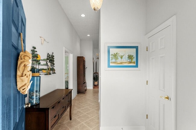 Foto del edificio - Live the Coastal Lifestyle in This Cypress Keys Beauty!