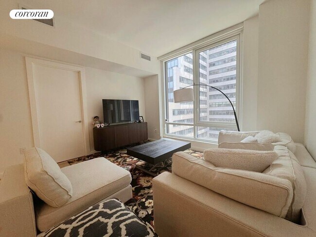 Foto del edificio - 135 E 47th St