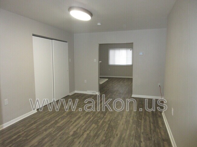 Foto del edificio - 2128 Eccles St