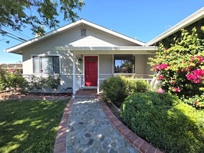 Building Photo - 4001 Roland Dr
