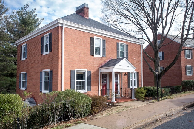 Building Photo - 2939 S Dinwiddie St