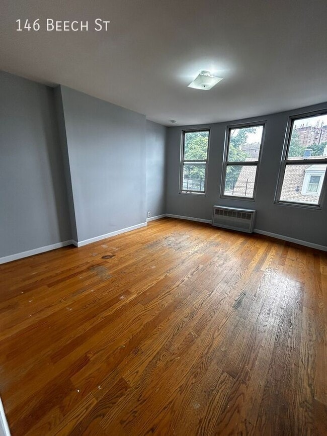 Building Photo - 146 Beech St