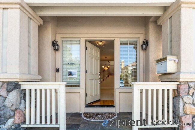 Building Photo - 4 br, 2.5 bath House - 37625 Central Cove ...