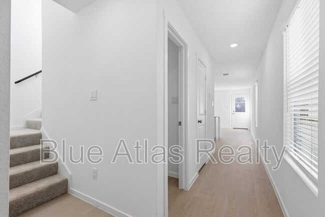 Foto del edificio - 12157 Steeplechase Dr