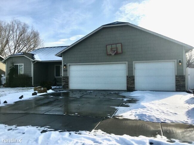 Building Photo - 3 br, 2 bath House - 5400 W Whitman St