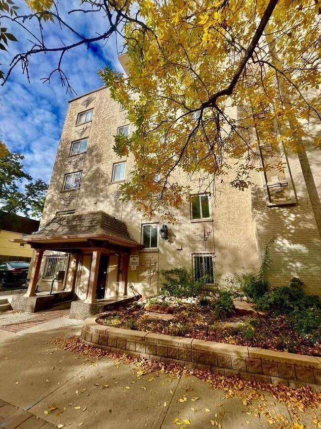 Photo - 1125 N Washington St Apartment