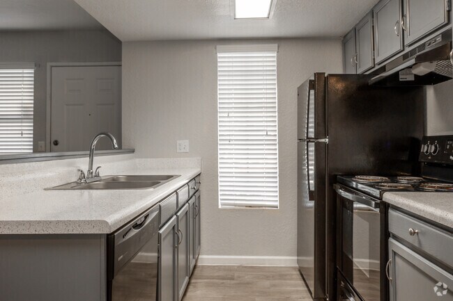 1HAB, 1BA - 647 ft² - Palomar