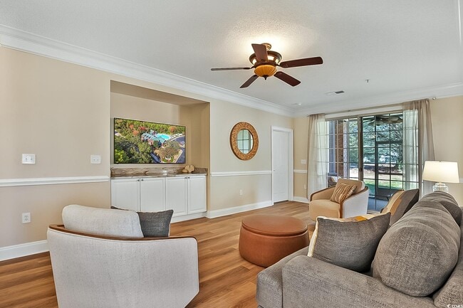 Building Photo - 6203 Catalina Dr