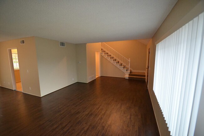 Foto del edificio - 16801 Bainbury St