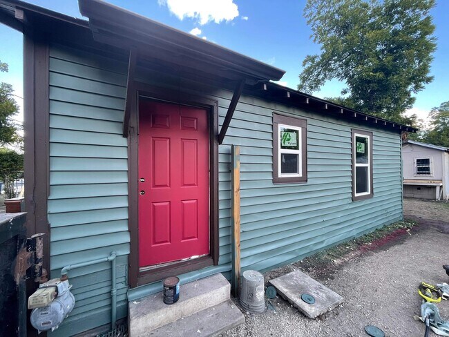 Building Photo - 2118 Hays St