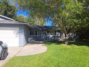 Building Photo - 1760 S Barlow Ln