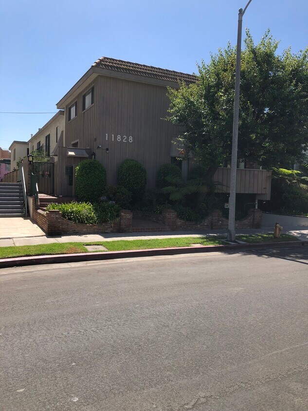 Foto principal - 11828 Goshen Ave