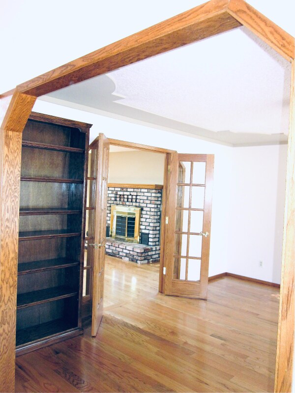 Building Photo - 120 English Dr