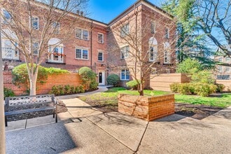 Building Photo - 1105 N Pitt St