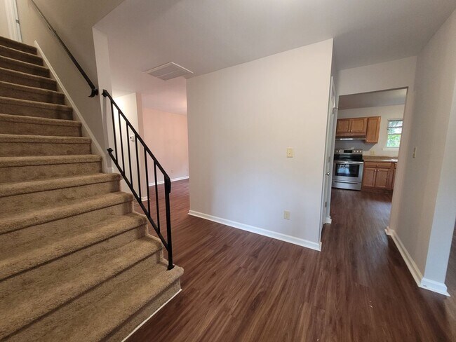 Building Photo - DUNBARTON