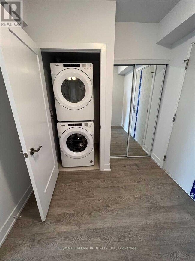 Photo du bâtiment - 2550 Simcoe St N