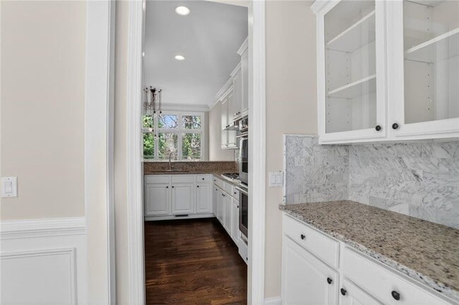 Foto del edificio - 1128 Ashton Bluff Dr NE