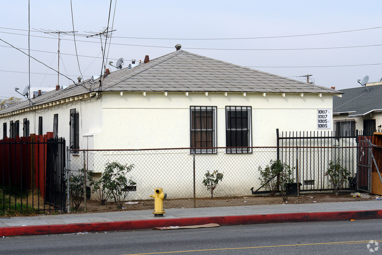 Building Photo - 10105-10107 S Inglewood Ave