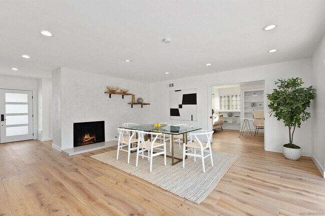 Foto del edificio - 8885 Robinhood Ln
