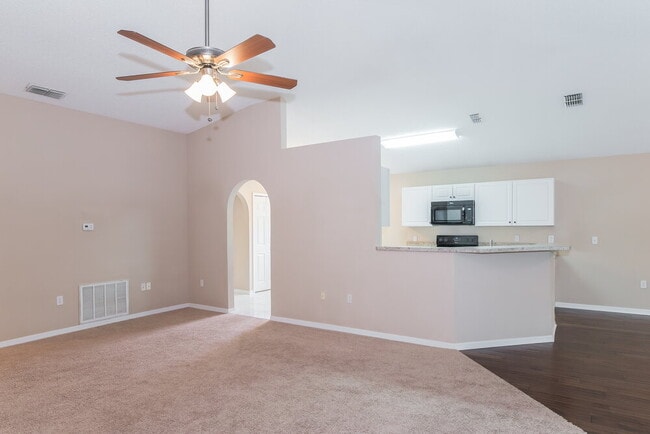 Building Photo - 12538 Bent Bay Trail