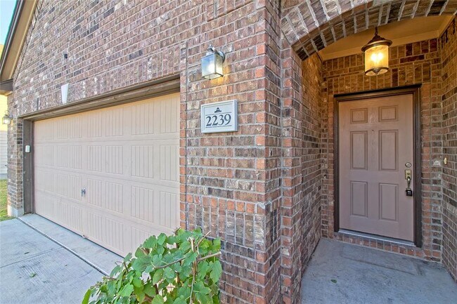 Foto del edificio - 2239 Howry Dr
