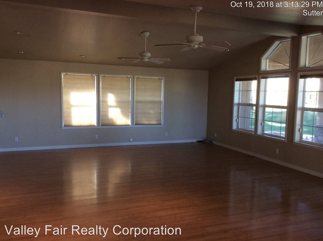 Foto del edificio - 10500 S Butte Rd
