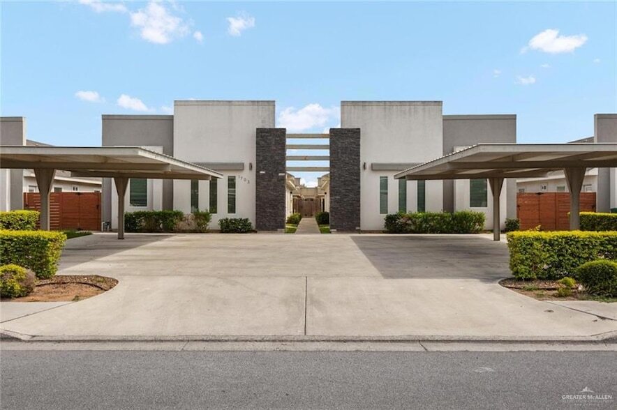 Foto principal - 1703 W Garrison Dr