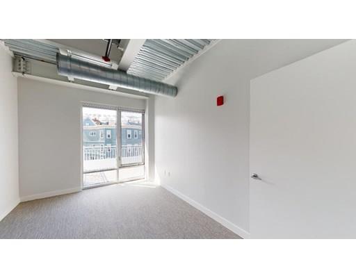 Building Photo - 15 Richdale Ave